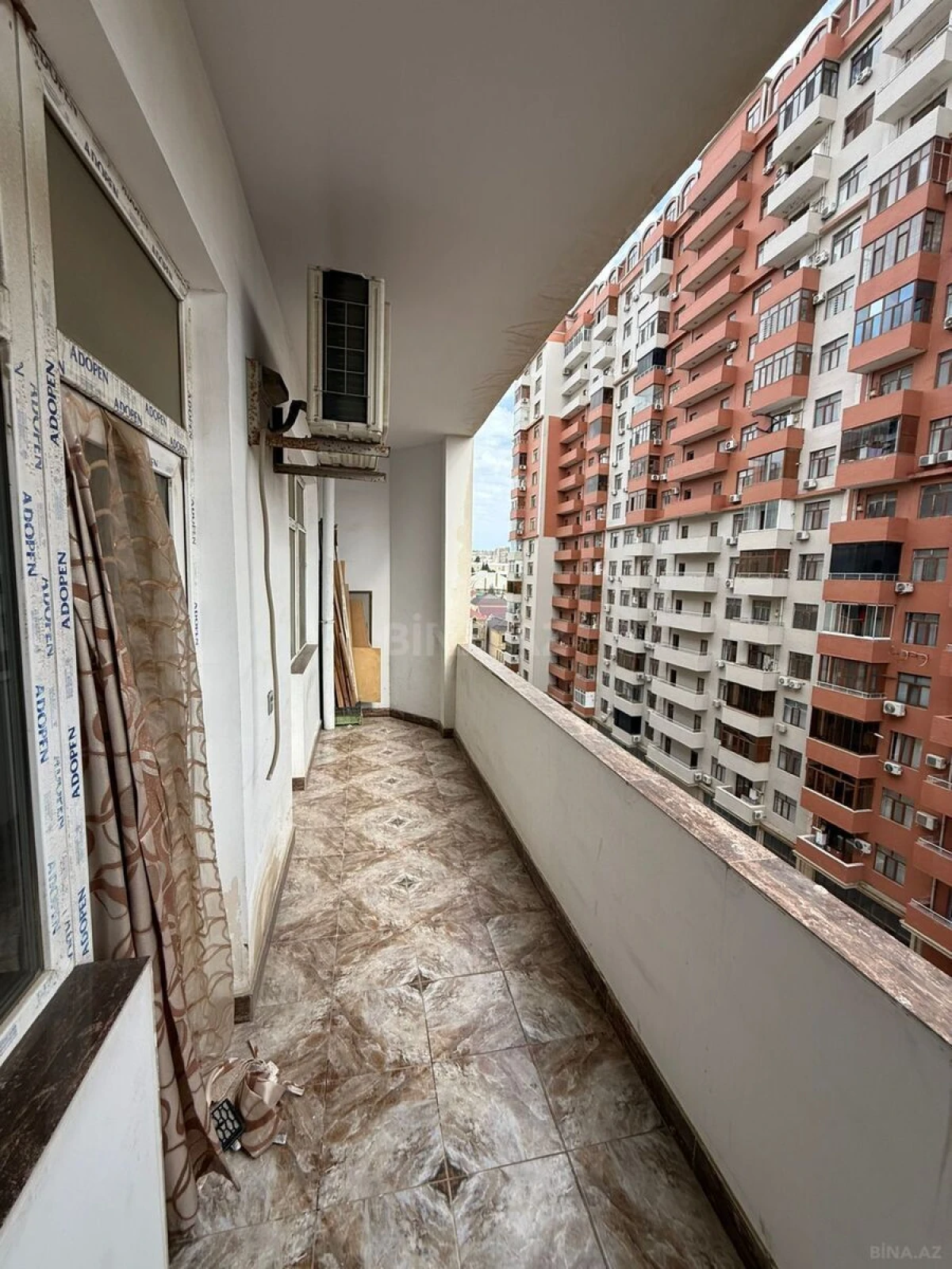 Satılır 3 otaqlı mənzil 150 m²