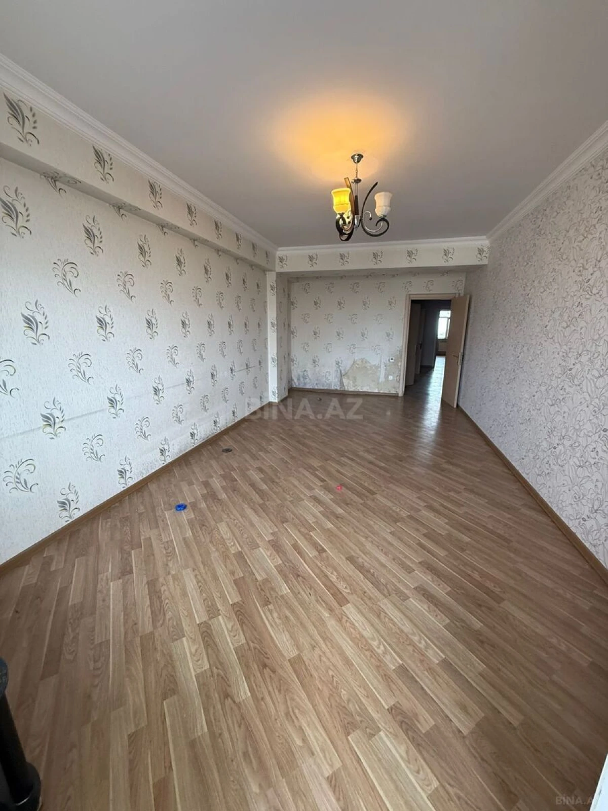 Satılır 3 otaqlı mənzil 150 m²