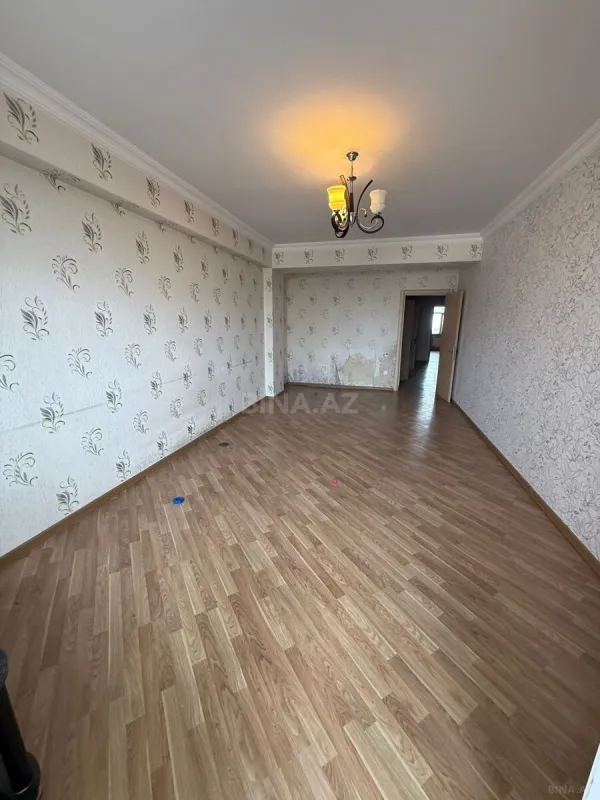 Satılır 3 otaqlı mənzil 150 m²