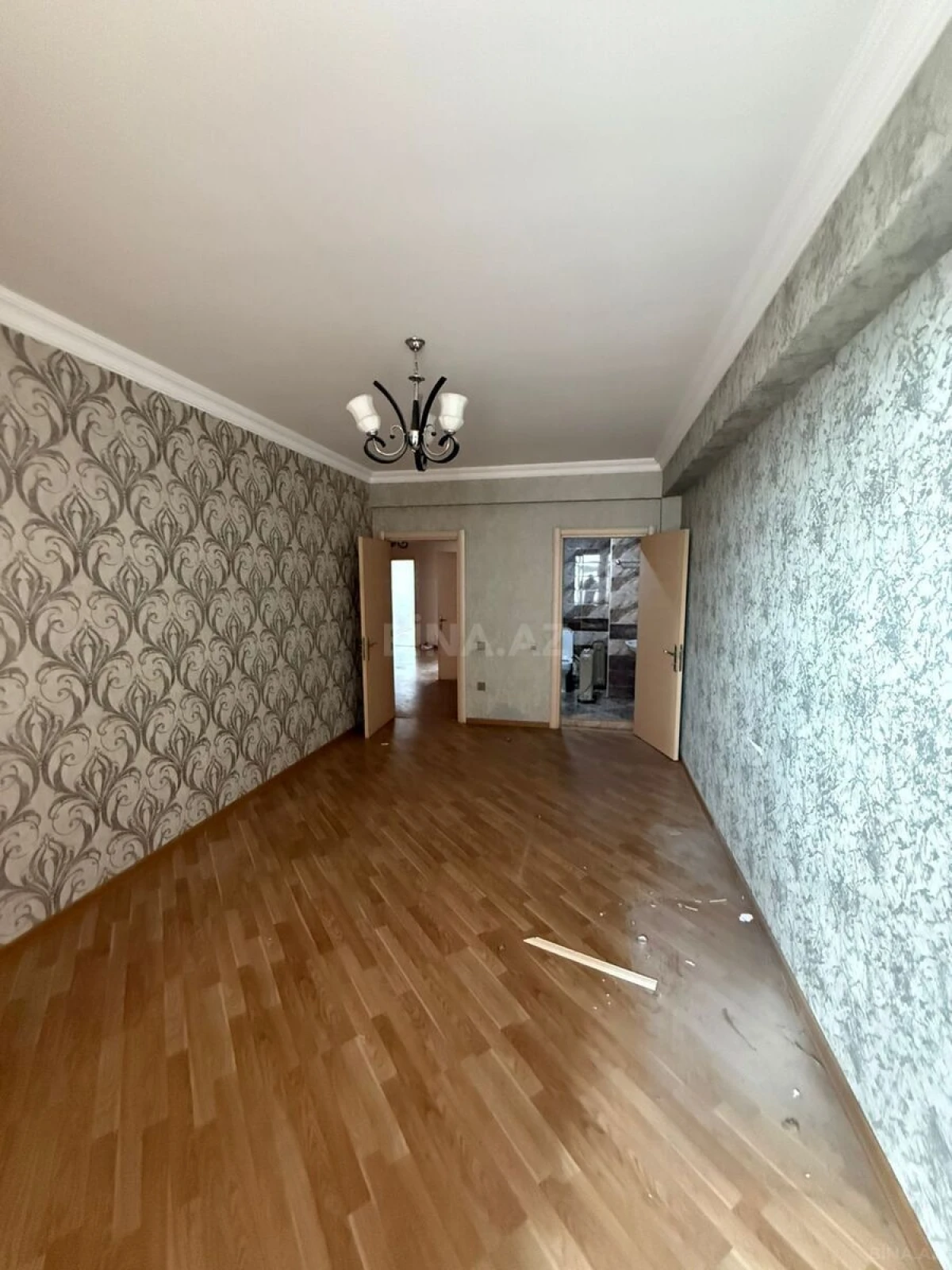 Satılır 3 otaqlı mənzil 150 m²