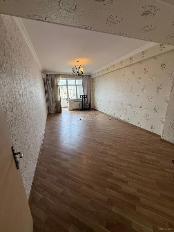 Satılır 3 otaqlı mənzil 150 m²