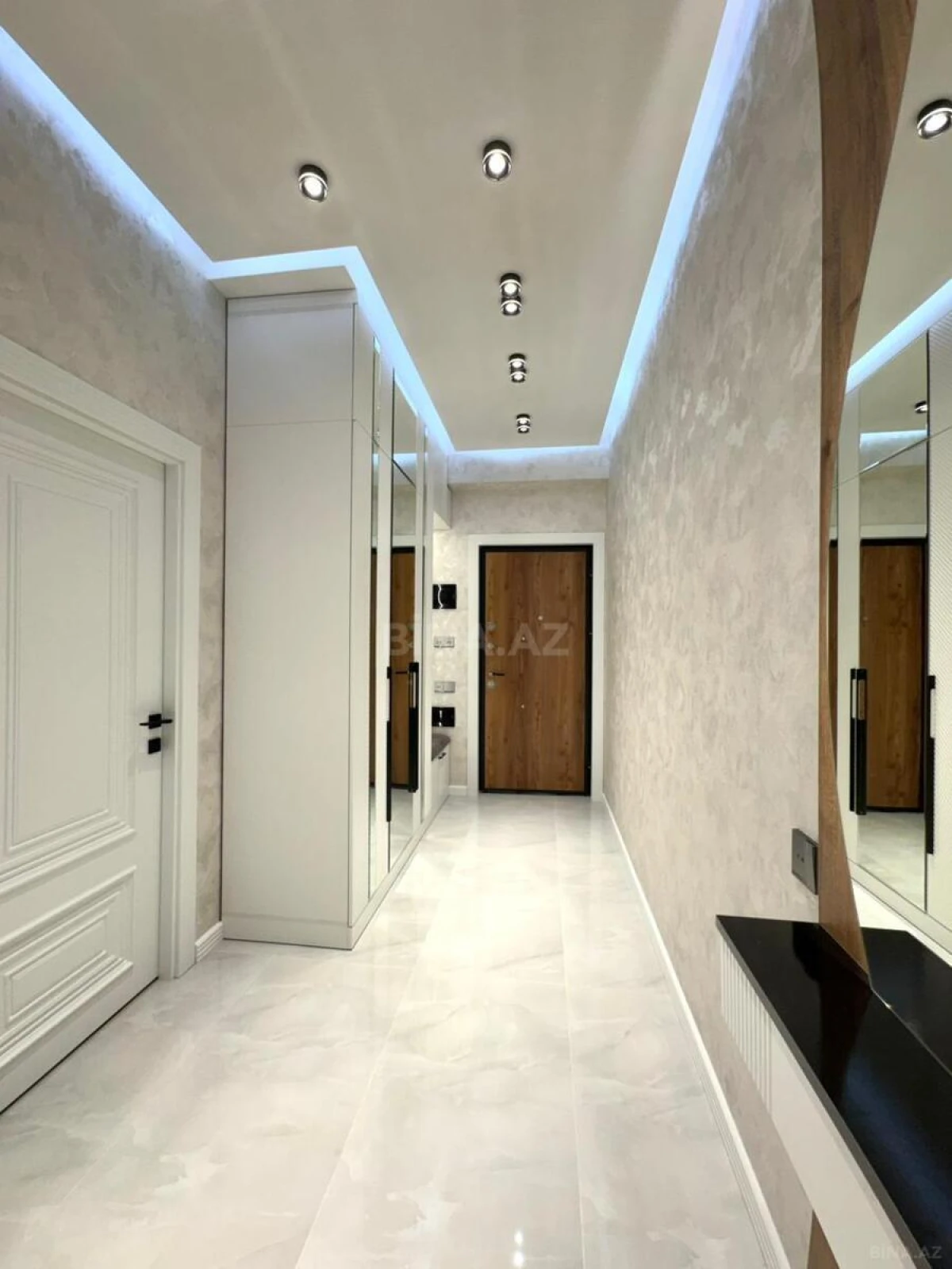 Satılır 2 otaqlı mənzil 55 m²