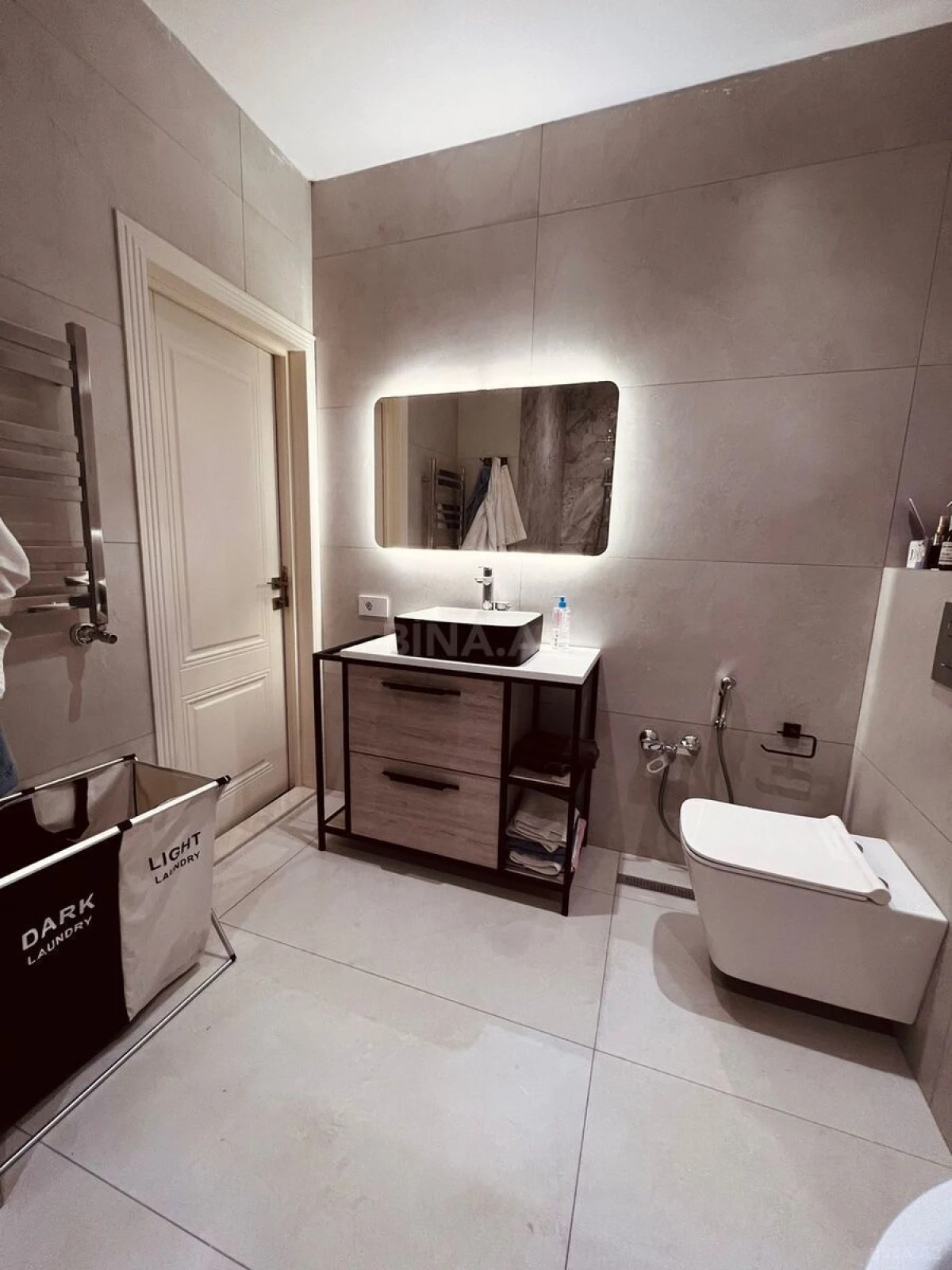 Satılır 3 otaqlı mənzil 160 m²