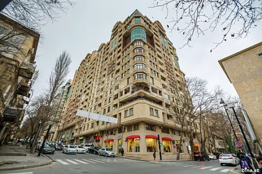 Satılır 3 otaqlı mənzil 160 m² — Bakı 3 otaq 160.00 m²