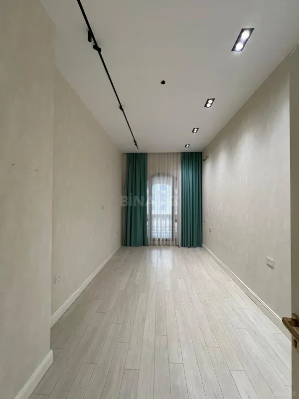 Satılır 3 otaqlı mənzil 108 m²