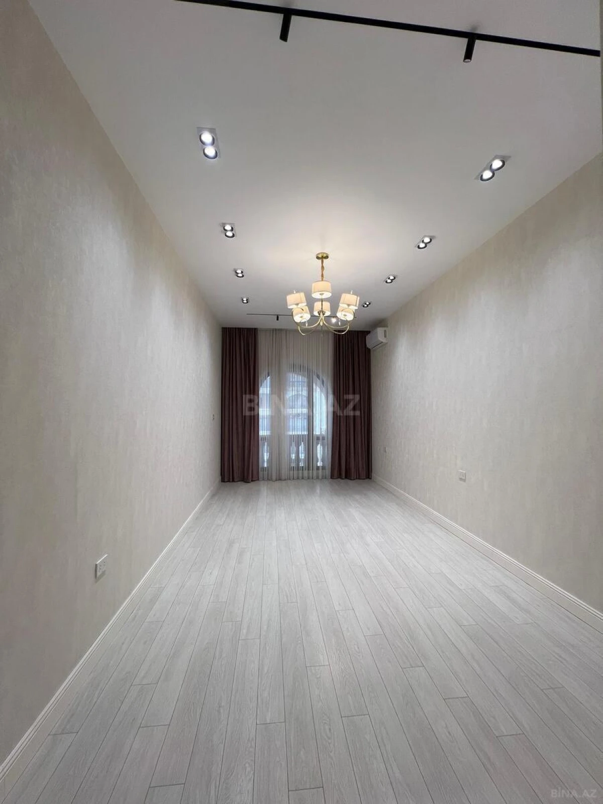 Satılır 3 otaqlı mənzil 108 m²