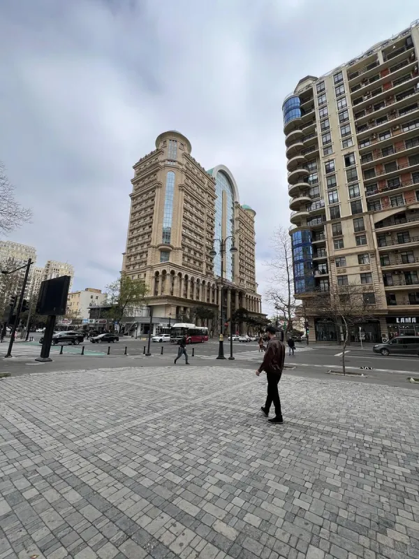 Satılır 3 otaqlı mənzil 108 m²