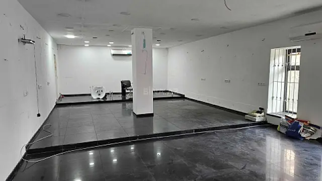 Kirayə verilir 2 otaqlı ofis 140 m²