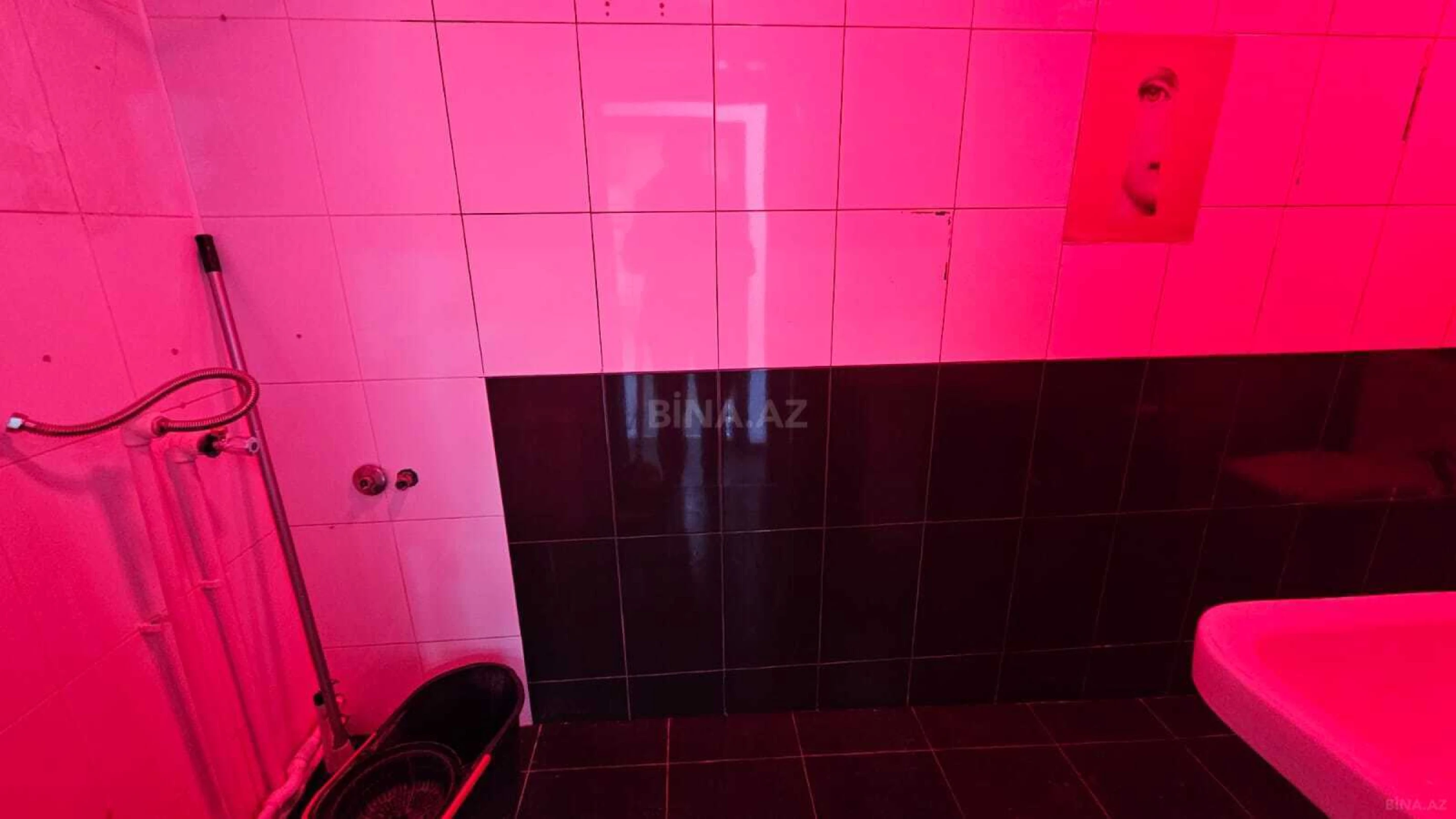 Kirayə verilir 2 otaqlı ofis 140 m²