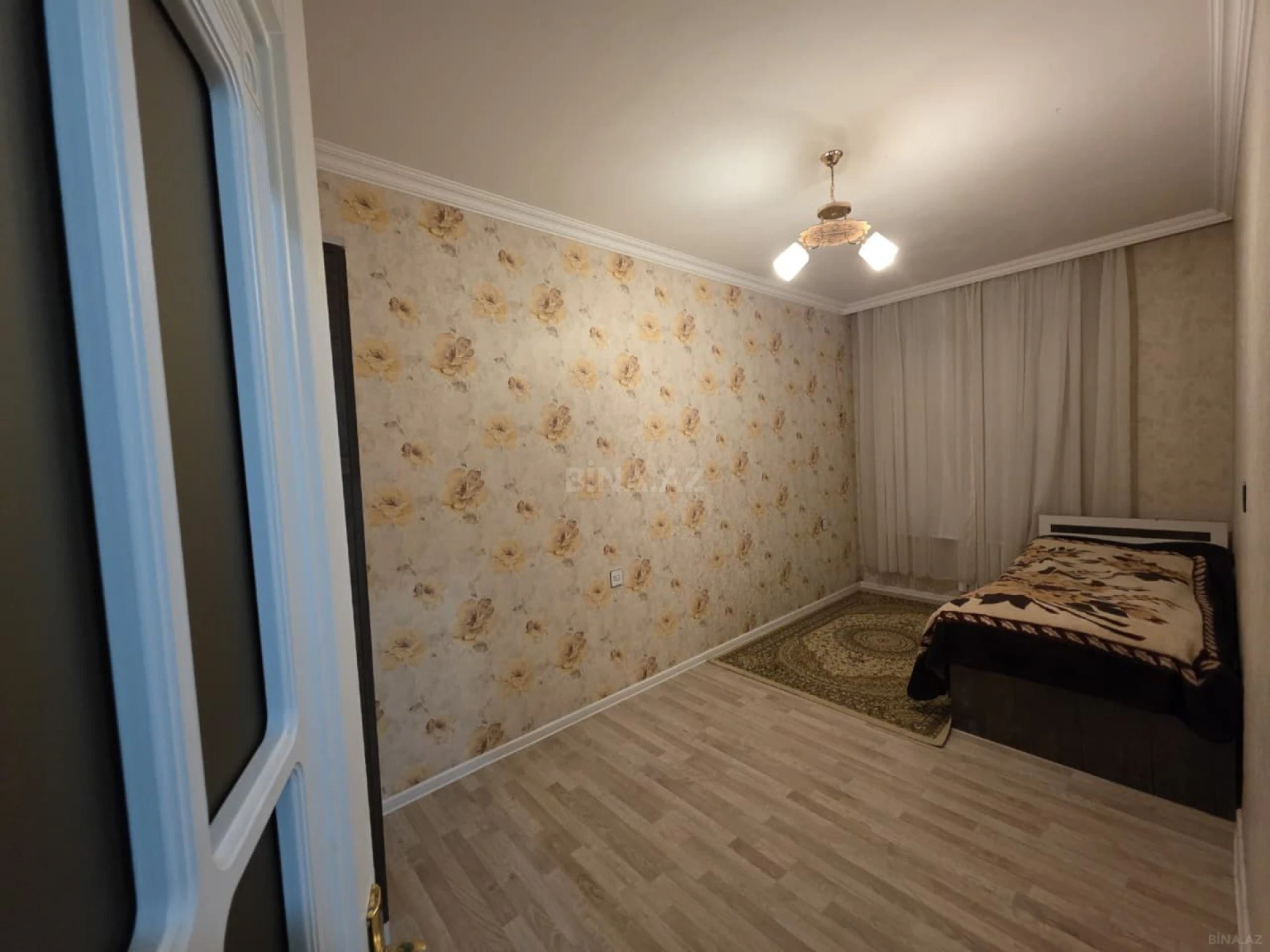 Kirayə verilir 2 otaqlı mənzil 60 m²