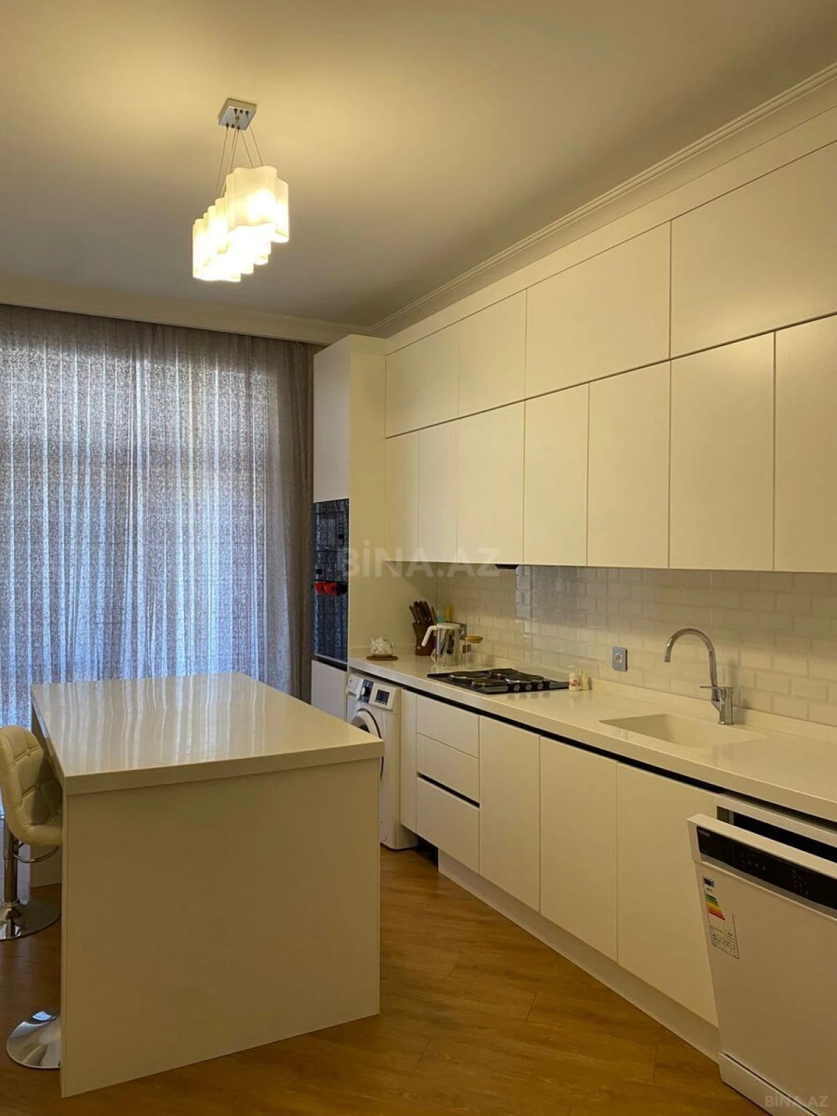 Kirayə verilir 3 otaqlı mənzil 155 m²