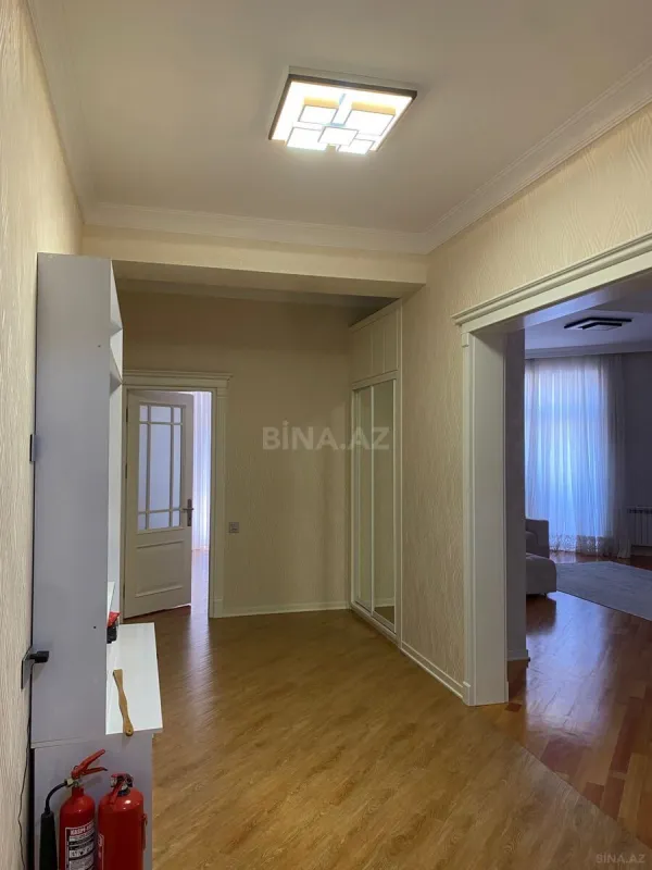 Kirayə verilir 3 otaqlı mənzil 155 m²