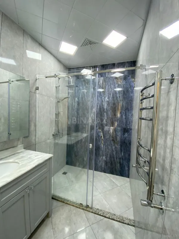 Kirayə verilir 3 otaqlı mənzil 155 m²