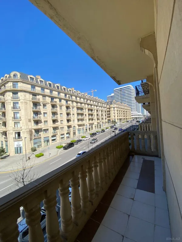 Kirayə verilir 3 otaqlı mənzil 155 m²