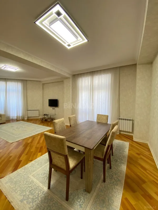 Kirayə verilir 3 otaqlı mənzil 155 m²