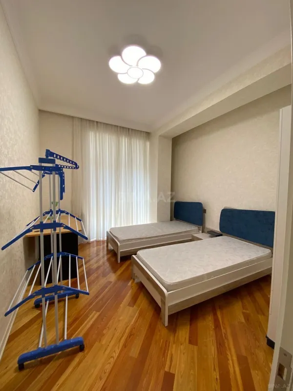 Kirayə verilir 3 otaqlı mənzil 155 m²