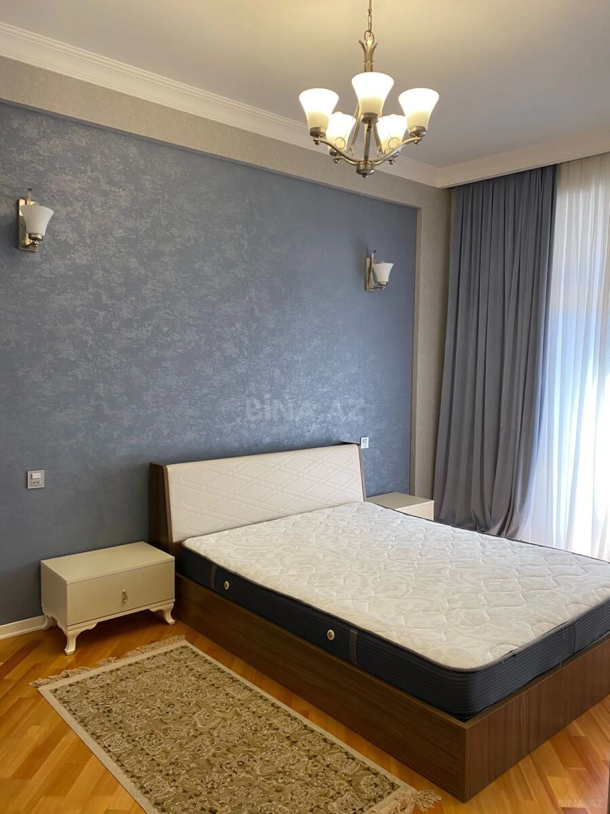 Kirayə verilir 3 otaqlı mənzil 155 m²