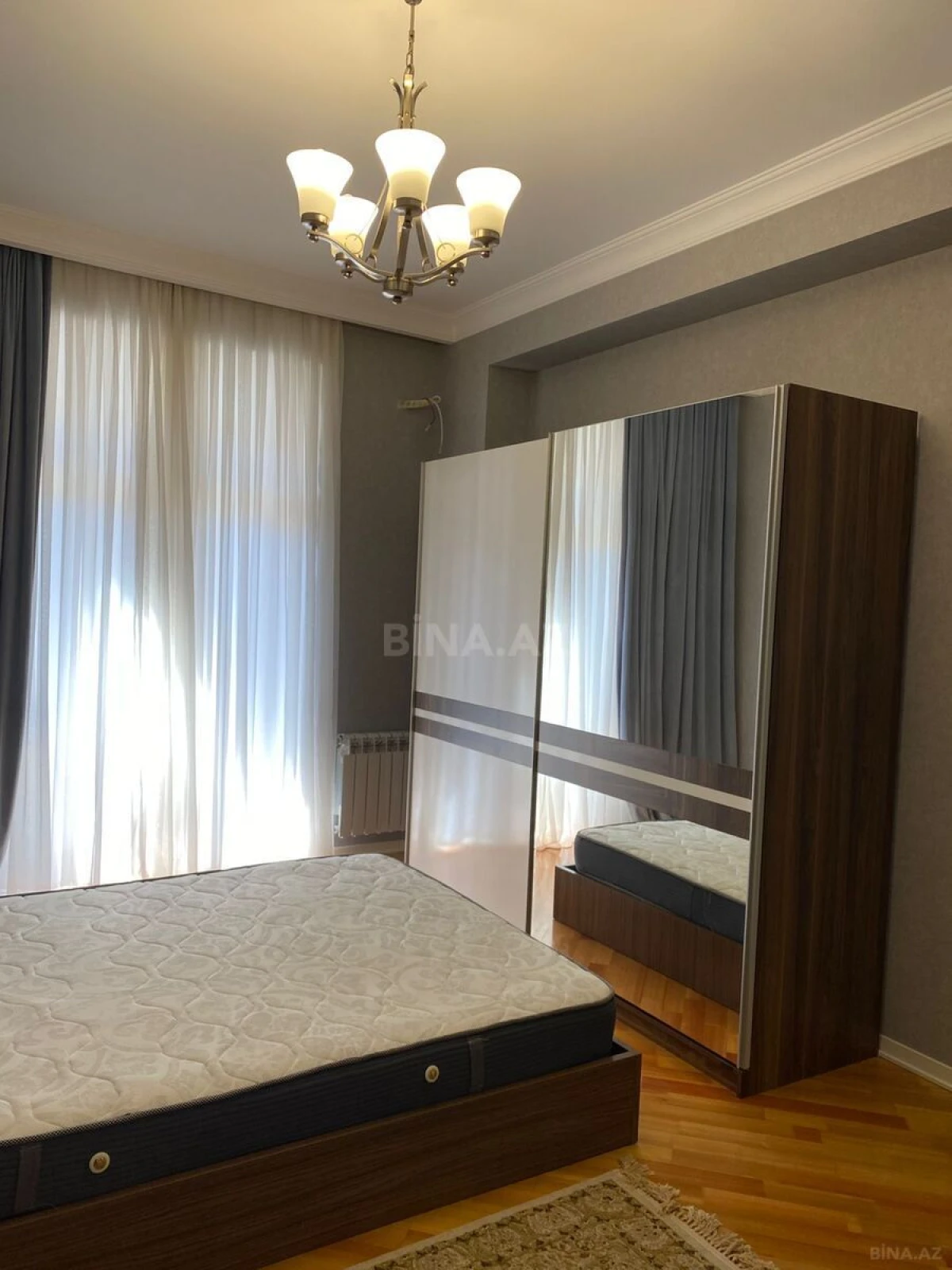 Kirayə verilir 3 otaqlı mənzil 155 m²