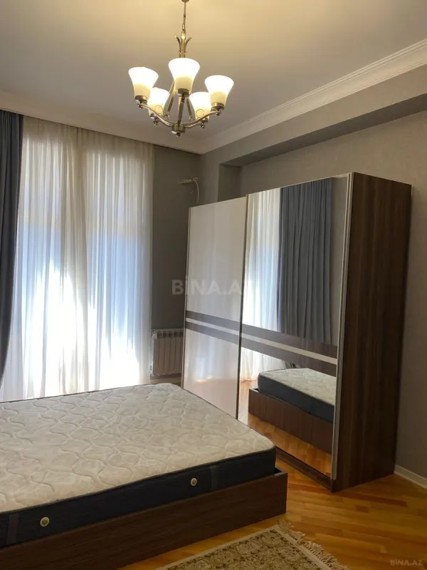 Kirayə verilir 3 otaqlı mənzil 155 m²