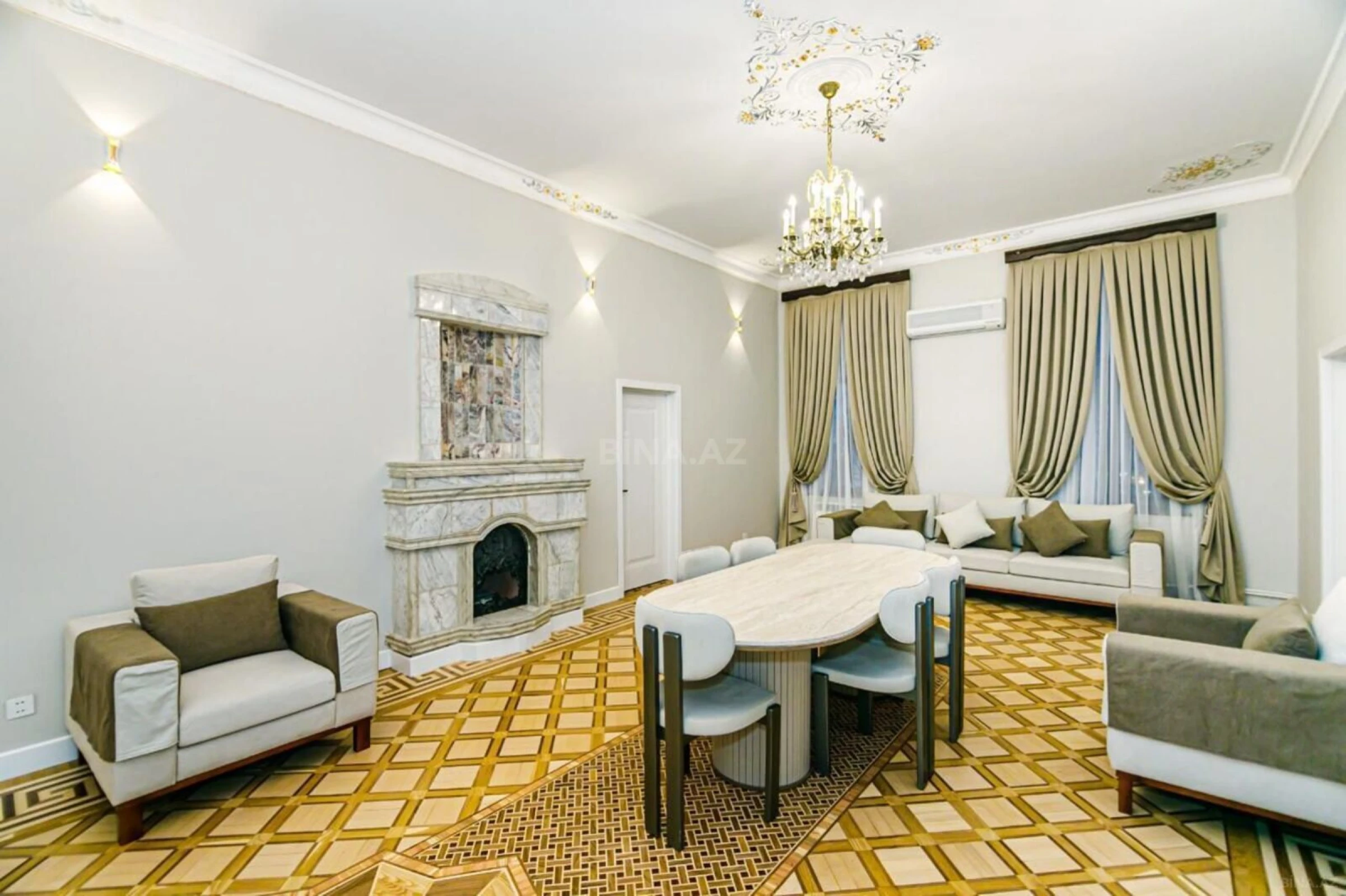 Kirayə verilir 5 otaqlı mənzil 220 m²