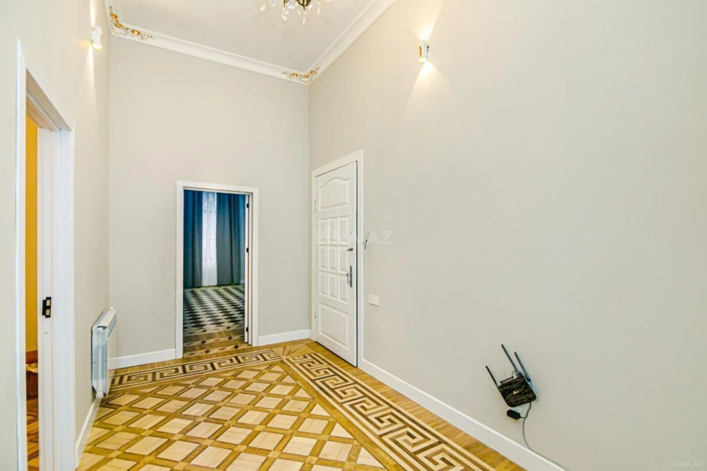 Kirayə verilir 5 otaqlı mənzil 220 m²