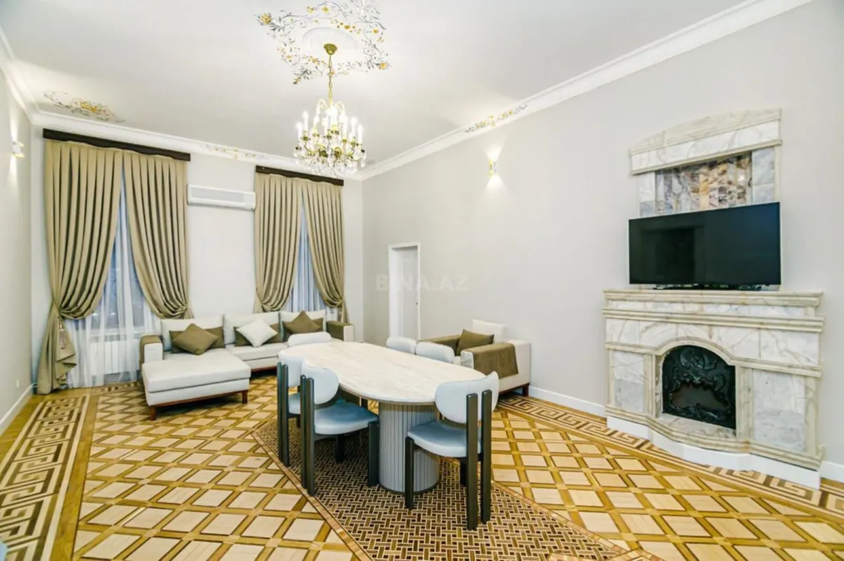 Kirayə verilir 5 otaqlı mənzil 220 m²