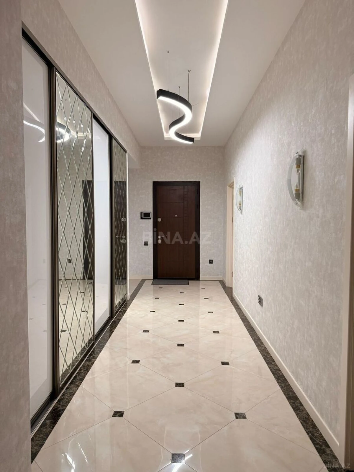 Kirayə verilir 3 otaqlı mənzil 150 m²