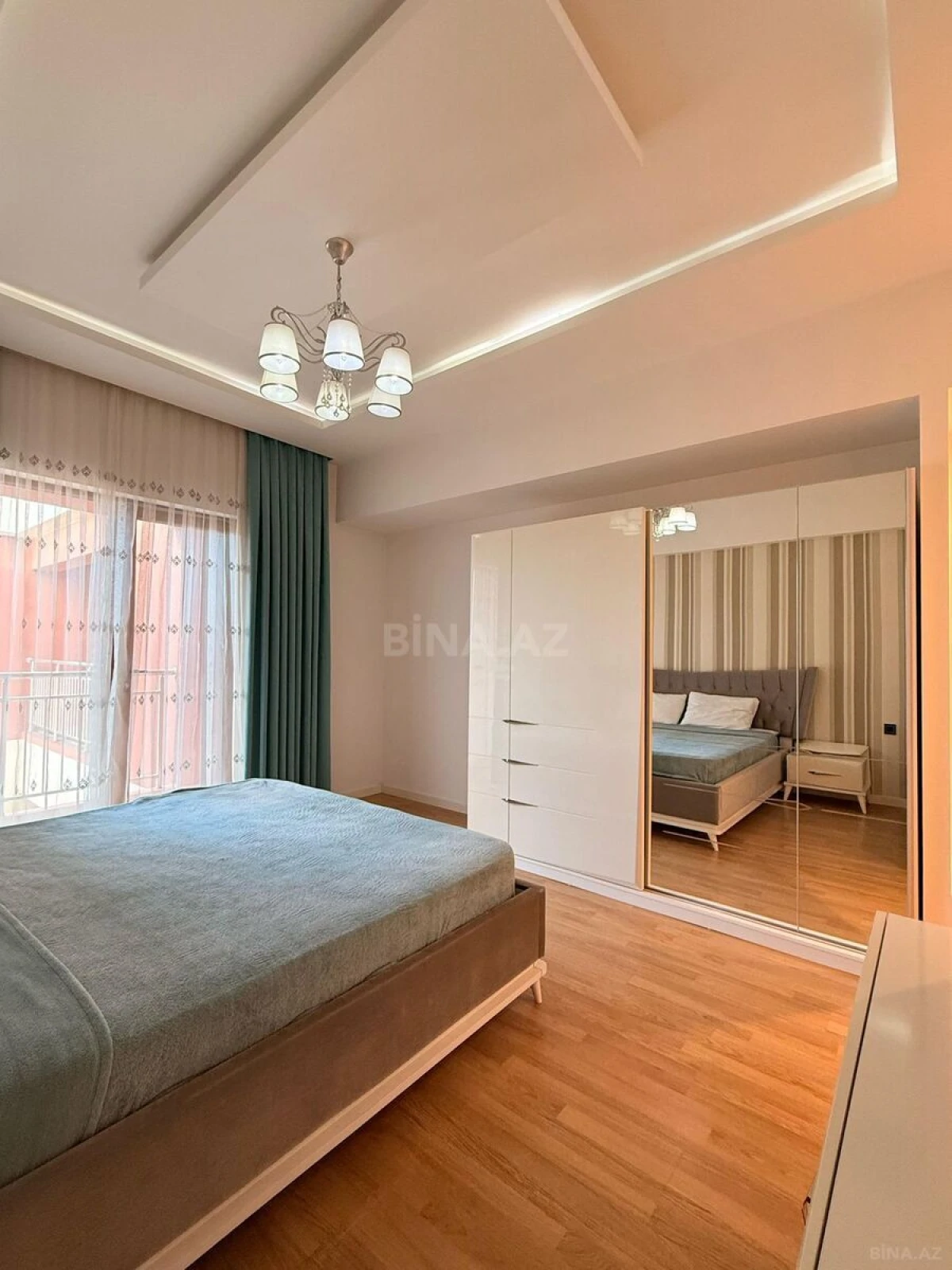 Kirayə verilir 3 otaqlı mənzil 150 m²