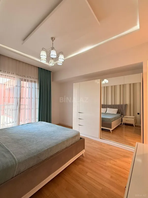 Kirayə verilir 3 otaqlı mənzil 150 m²