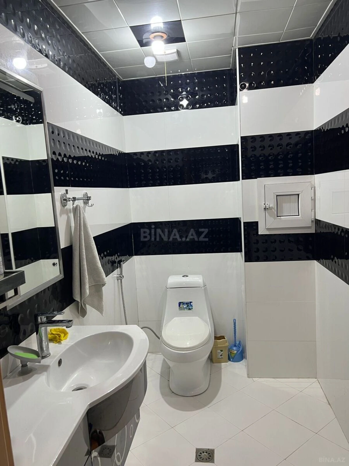 Kirayə verilir 4 otaqlı mənzil 165 m²