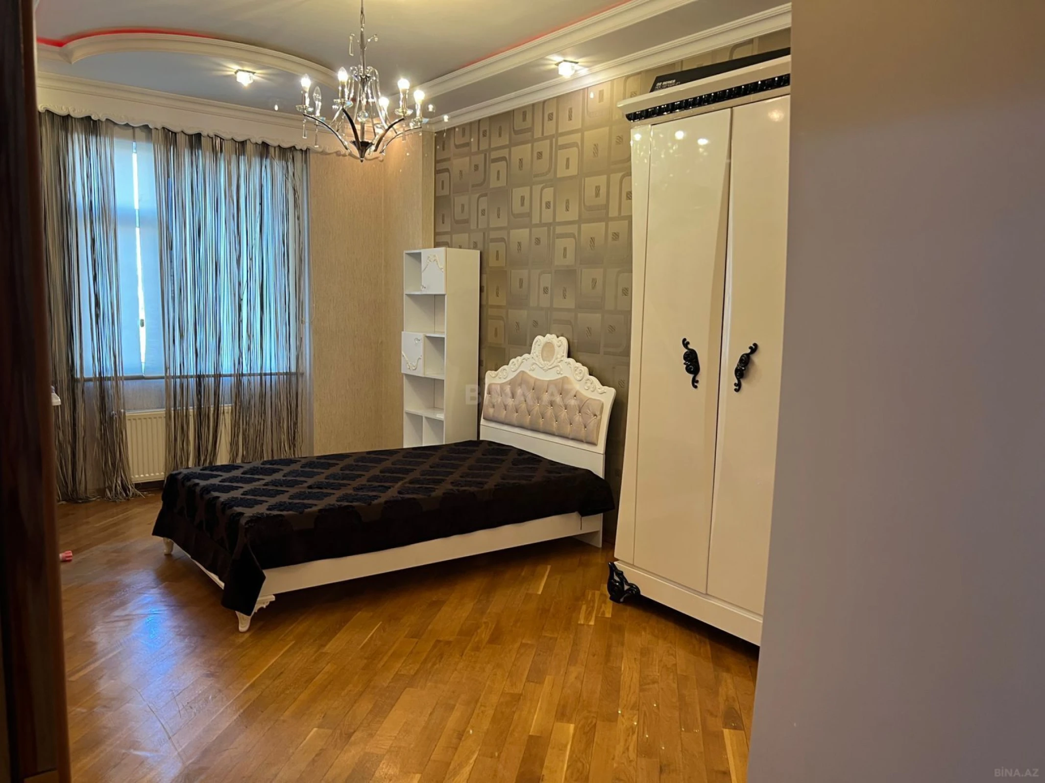 Kirayə verilir 4 otaqlı mənzil 165 m²