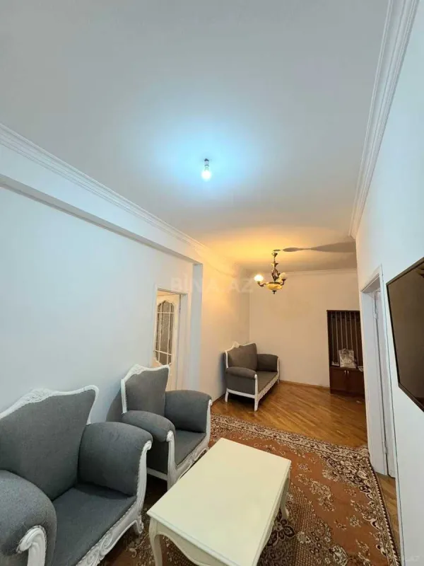 Kirayə verilir 2 otaqlı mənzil 110 m²