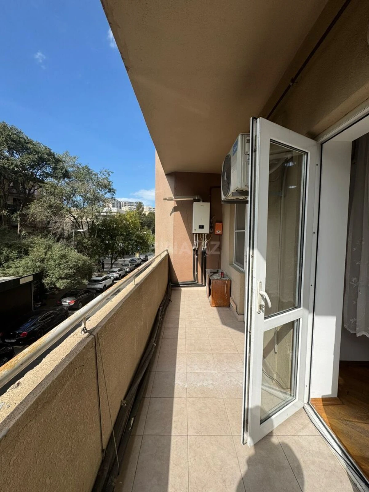 Kirayə verilir 2 otaqlı mənzil 110 m²