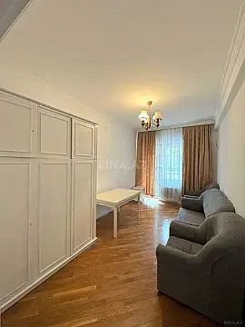 Kirayə verilir 2 otaqlı mənzil 110 m²