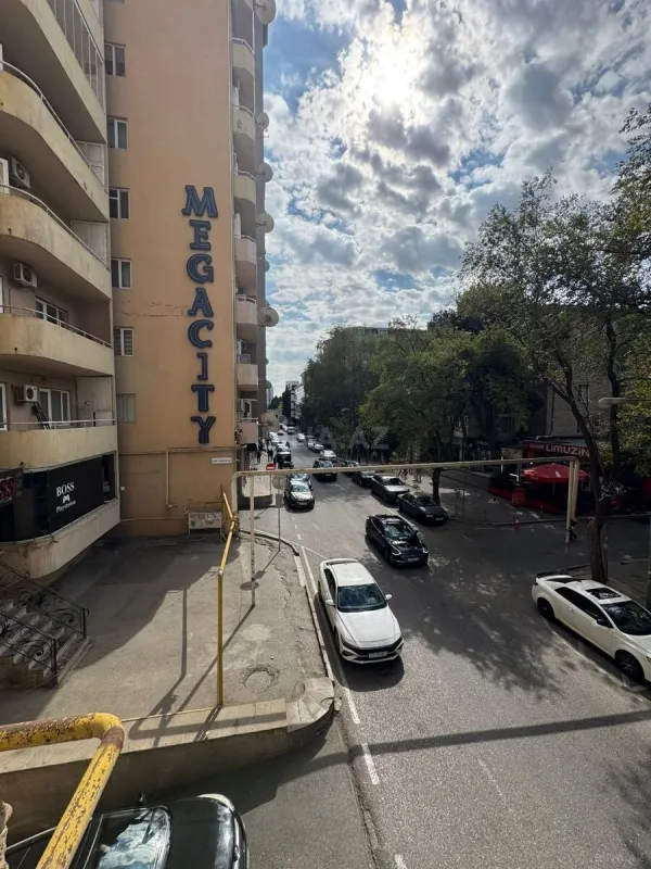 Kirayə verilir 2 otaqlı mənzil 110 m²