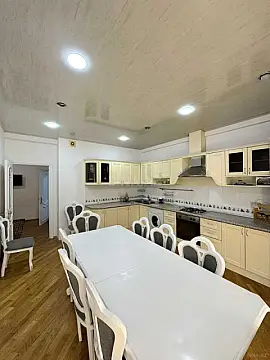 Kirayə verilir 2 otaqlı mənzil 110 m²