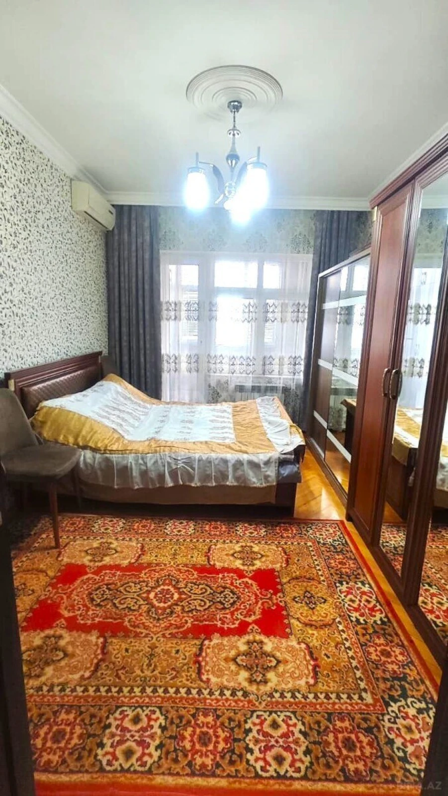Satılır 5 otaqlı mənzil 125 m²