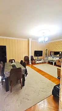 Satılır 5 otaqlı mənzil 125 m²