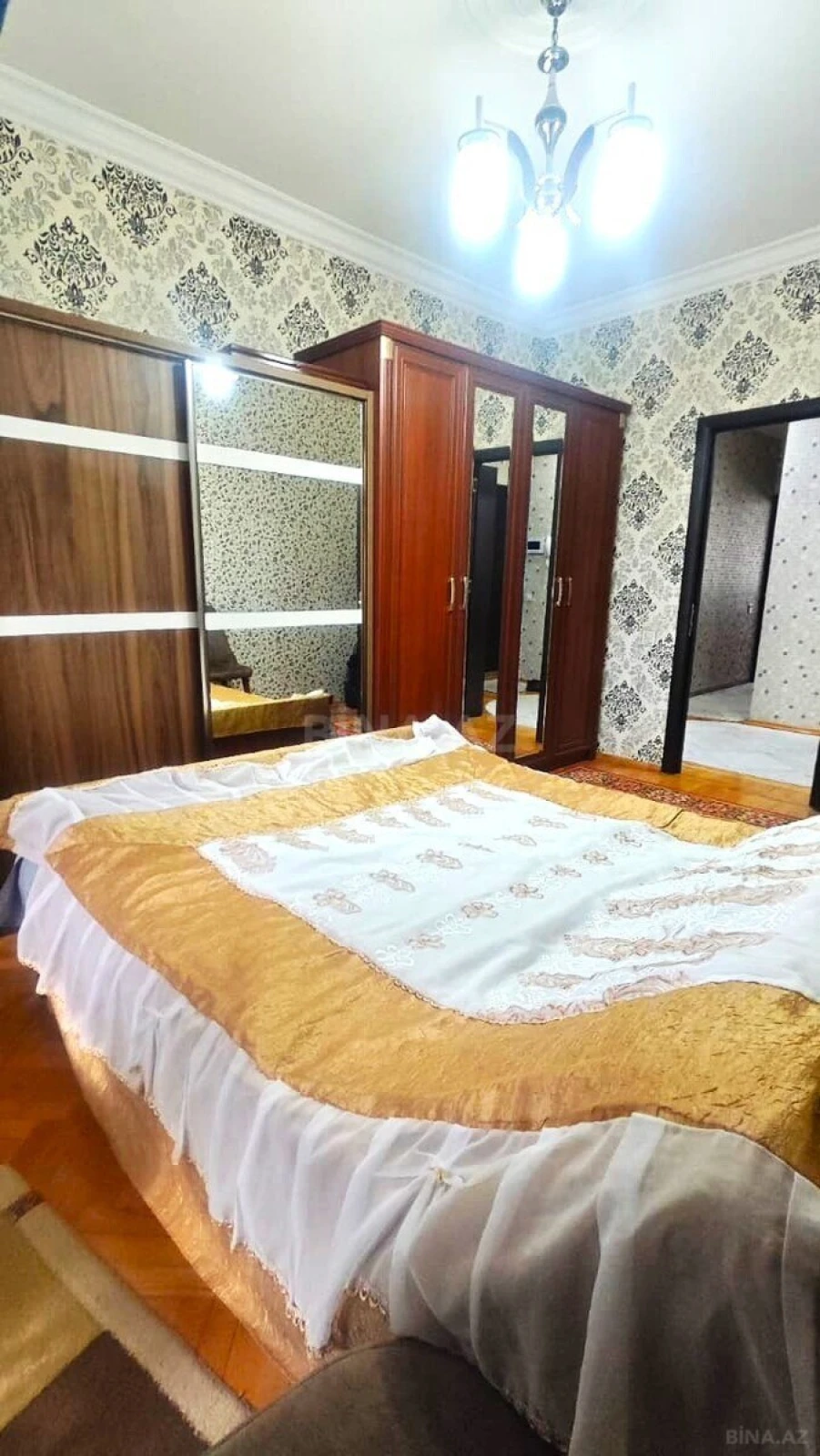 Satılır 5 otaqlı mənzil 125 m²