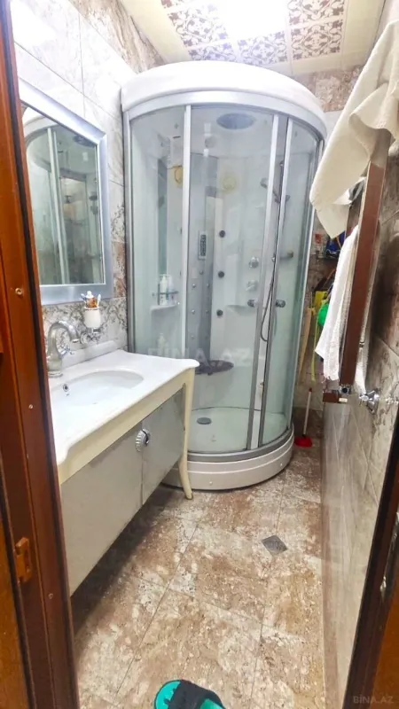 Satılır 5 otaqlı mənzil 125 m²