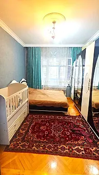 Satılır 5 otaqlı mənzil 125 m²