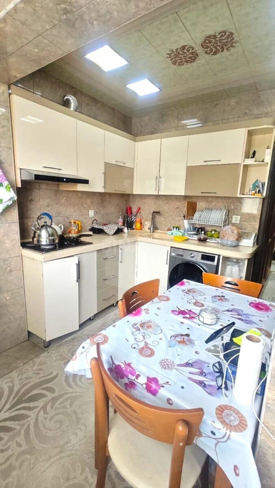 Satılır 5 otaqlı mənzil 125 m²