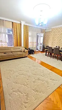 Satılır 5 otaqlı mənzil 125 m²