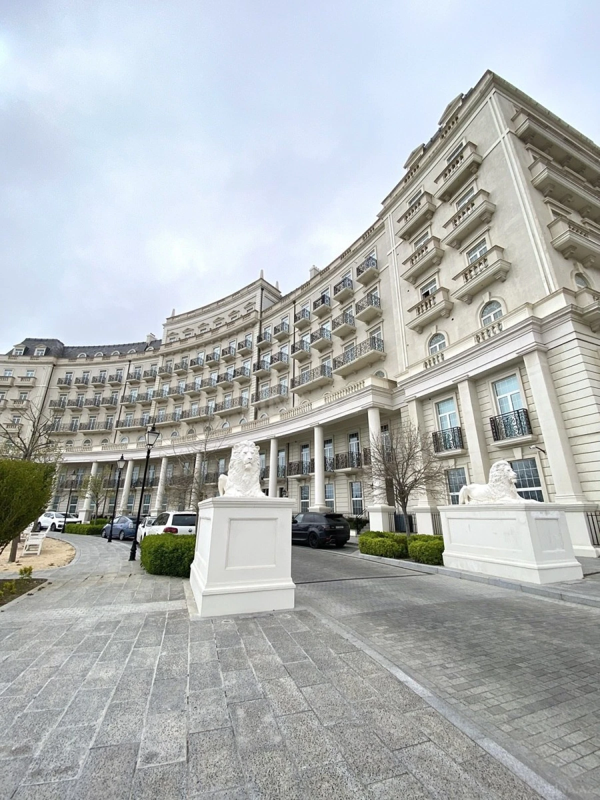 Kirayə verilir 2 otaqlı mənzil 85 m²