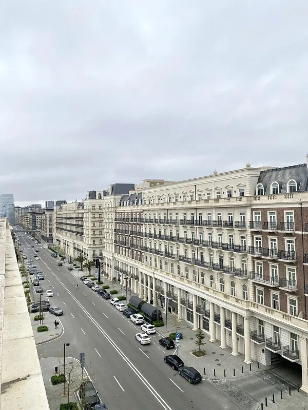 Kirayə verilir 2 otaqlı mənzil 85 m²