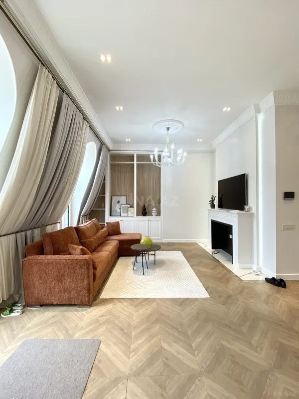 Kirayə verilir 2 otaqlı mənzil 85 m²