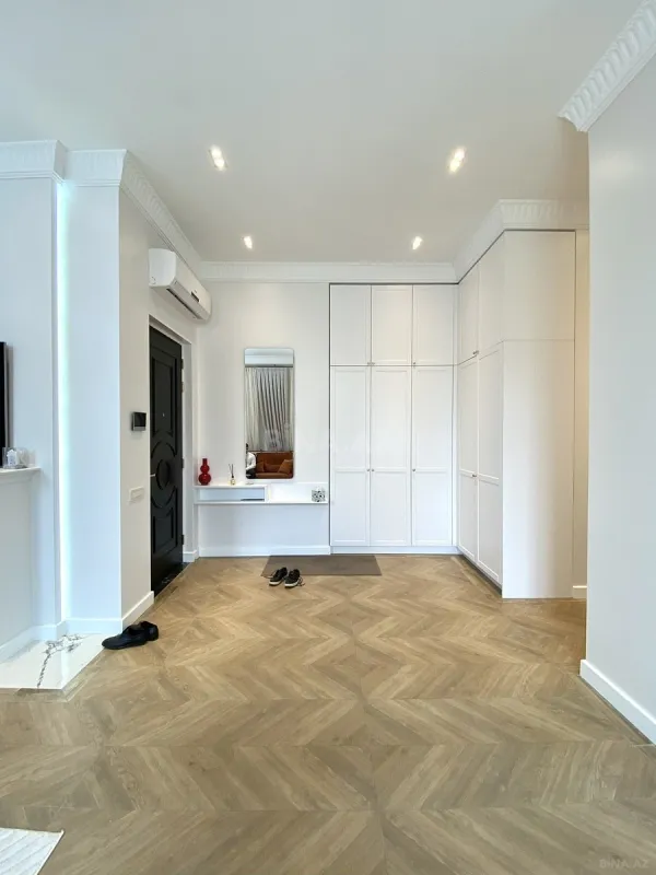 Kirayə verilir 2 otaqlı mənzil 85 m²