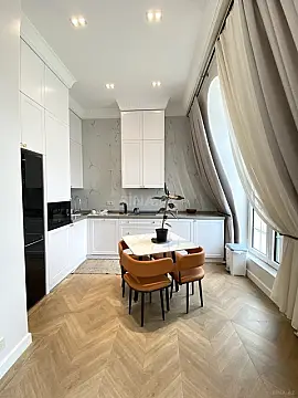 Kirayə verilir 2 otaqlı mənzil 85 m²