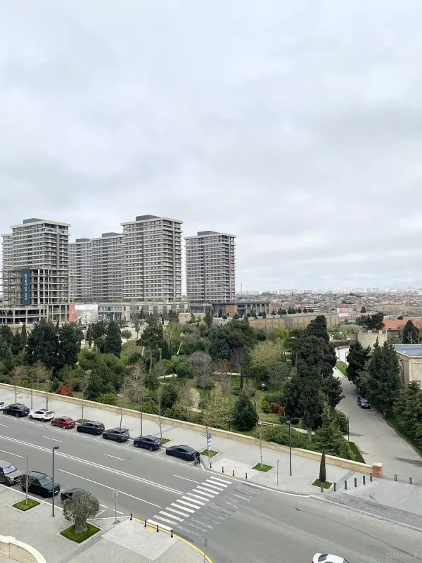 Kirayə verilir 2 otaqlı mənzil 85 m²