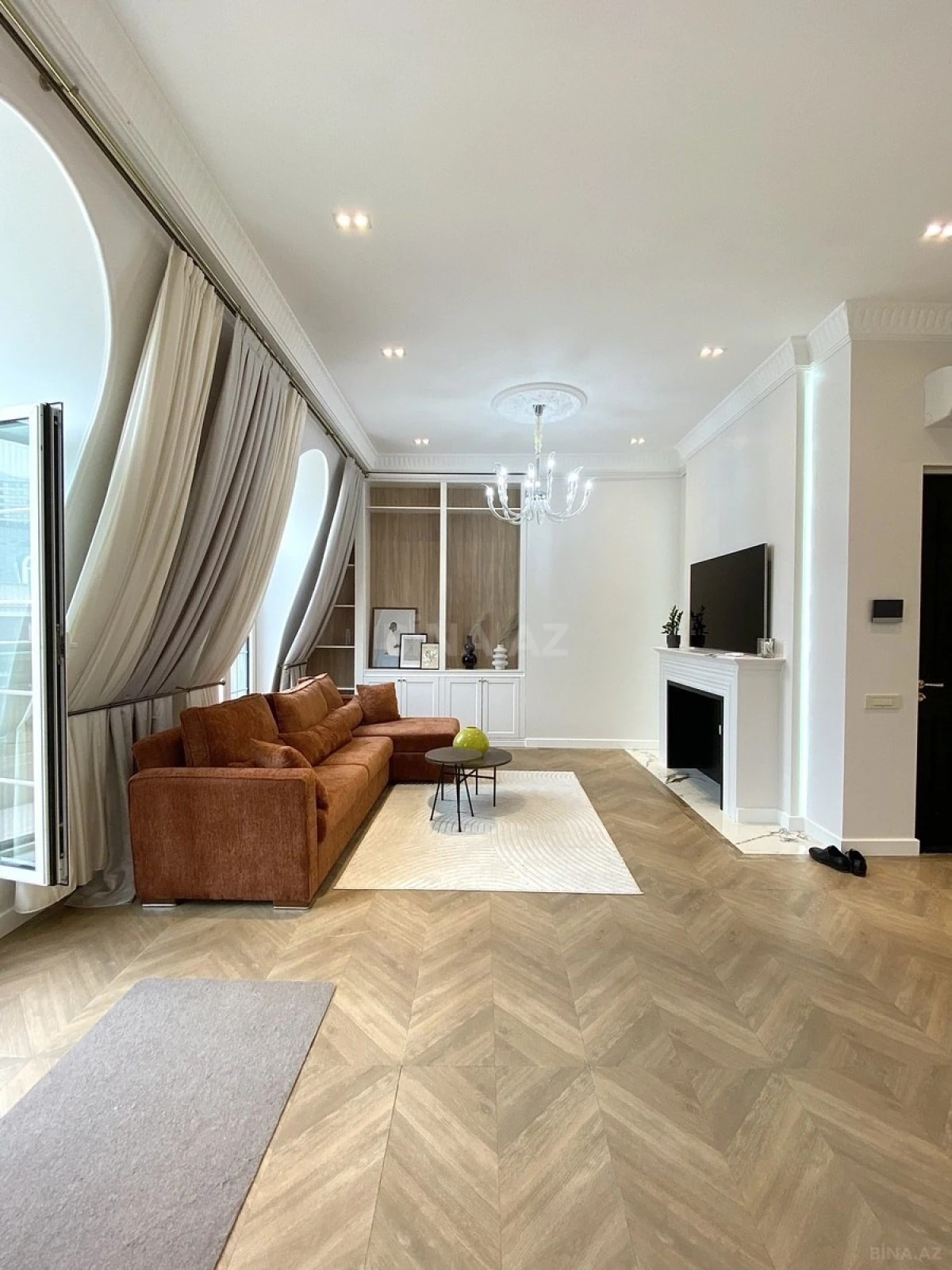 Kirayə verilir 2 otaqlı mənzil 85 m²